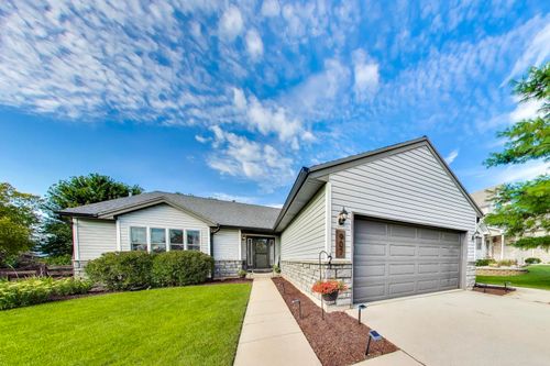 907 Joanne Dr, Minooka, IL, 60447-4521 | Card Image