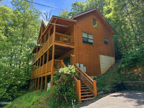 1346 N Baden Dr, Gatlinburg, TN, 37738-3803 | Card Image