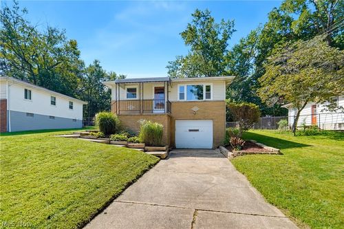 2852 Linwood Rd, Akron, OH, 44312-3402 | Card Image