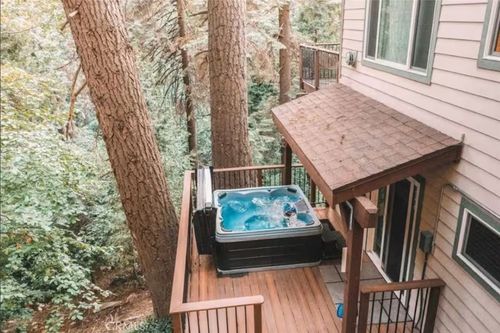 576 Kuffel Canyon Rd, Lake Arrowhead, CA, 92352 | Card Image