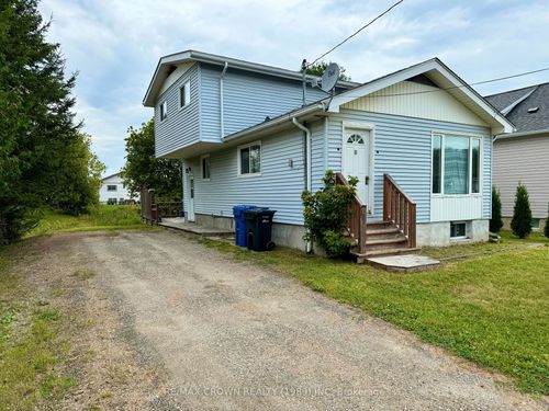 8 Wolfe St, Kapuskasing, ON, P5N2J2 | Card Image