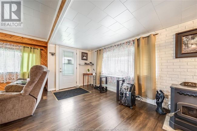 5 Elm Crt, Home with 2 bedrooms, 1 bathrooms and null parking in Mcgregor ON | Image 10