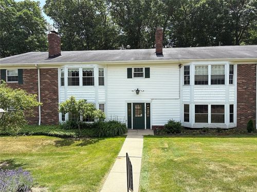 201-7010 Carriage Hill Dr, Brecksville, OH, 44141-4422 | Card Image