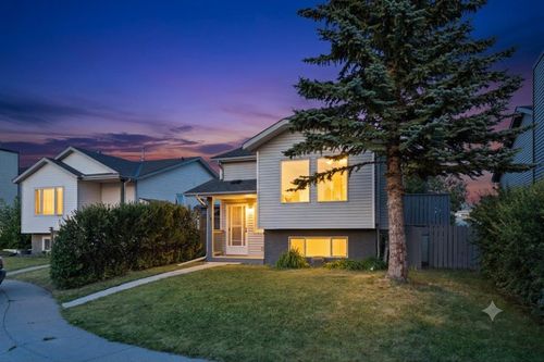 52 Erin Meadows Crt Se, Calgary, AB, T2B2Z7 | Card Image