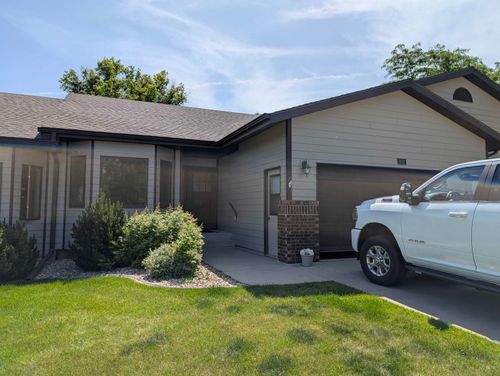 1932 Baldwin St, Sturgis, SD, 57785-2407 | Card Image