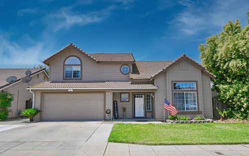 870 N Bush Ave, Clovis, CA, 93611-7136 | Card Image