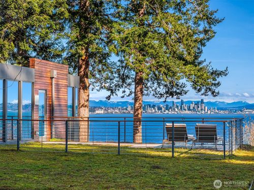 7268 Madrona Dr Ne, Bainbridge Island, WA, 98110-3934 | Card Image