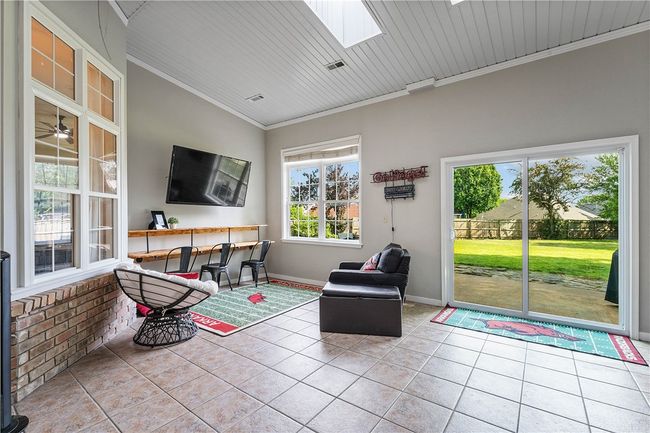 Sunroom/bonus room | Image 25