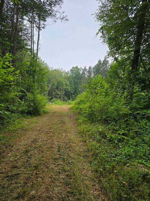 38 County Rd, Huntington, MA, 01050-9612 | Card Image