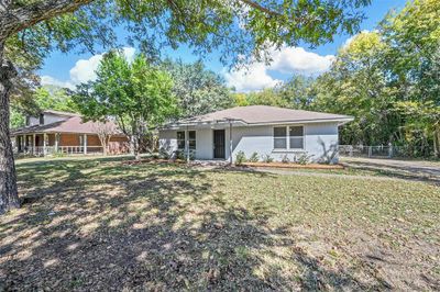 238 Southwood Drive, House other with 3 bedrooms, 2 bathrooms and null parking in Lancaster TX | Image 3