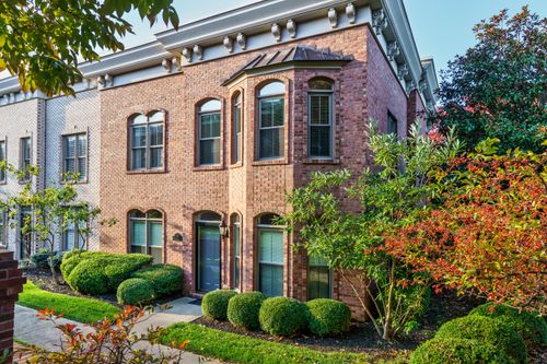 916 Village Green Ave, Lexington, KY, 40509-2255 | Card Image