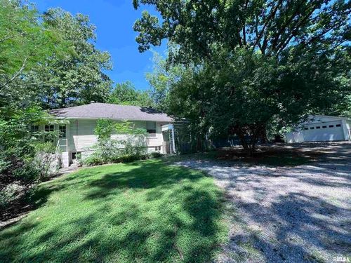 1312 W Sycamore St, Carbondale, IL, 62901-5107 | Card Image