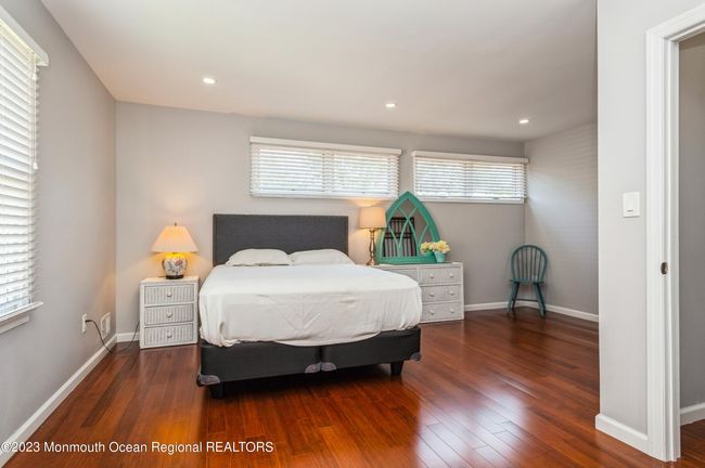 Bedroom also has lots of storage | Image 18