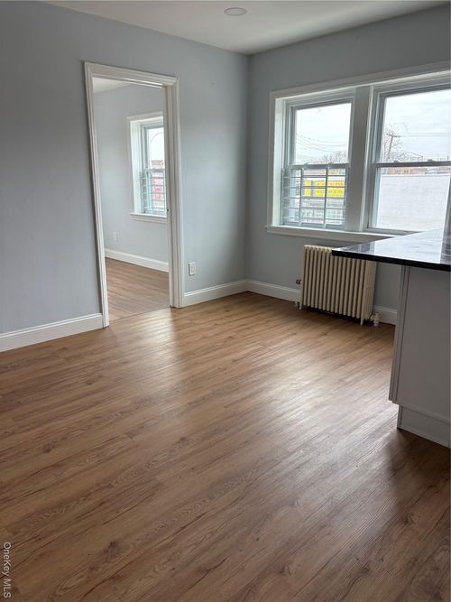 2f-270-01 Hillside Ave, New Hyde Park, NY, 11040 | Card Image