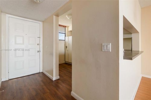 apt-404-110 Lake Emerald Dr, Oakland Park, FL, 33309-6234 | Card Image