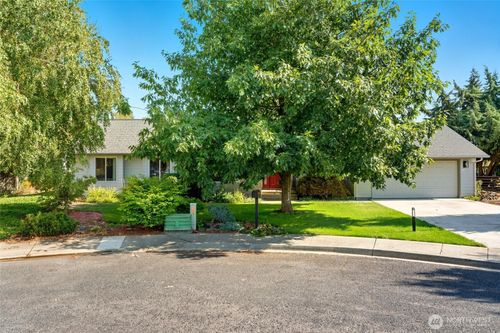224 Se 20th Pl, Milton-Freewater, OR, 97862-1280 | Card Image