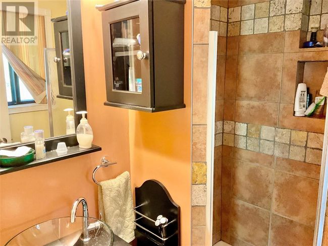 1715 Highway 33, House other with 3 bedrooms, 3 bathrooms and 1 parking in Rock Creek BC | Image 39