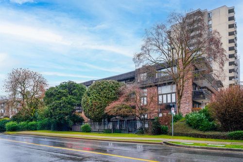 207-1610 Chesterfield Ave, North Vancouver, BC, V7M2N7 | Card Image