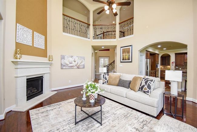 7003 Paxton Ct, House other with 5 bedrooms, 4 bathrooms and 3 parking in Sugar Land TX | Image 12