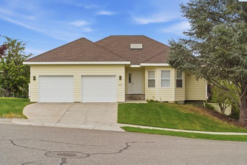 4001 Desert Ct, Pasco, WA, 99301 | Card Image