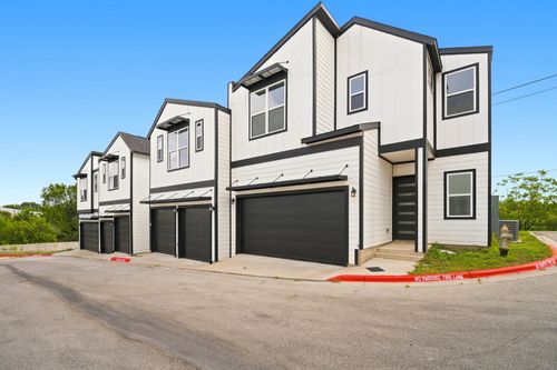 33-1300 Mckie Drive, Austin, TX, 78752 | Card Image