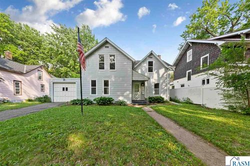 1617 N 4th St, Mankato, MN, 56001-3213 | Card Image