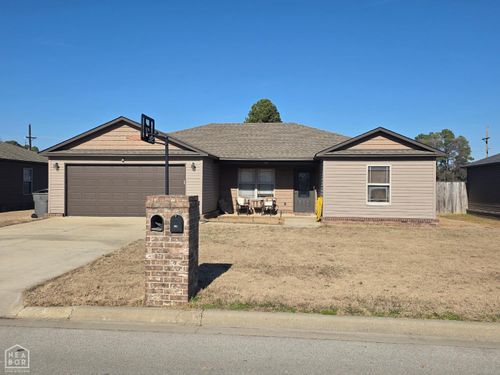 305 Gavin Dr, Paragould, AR, 72450-2684 | Card Image