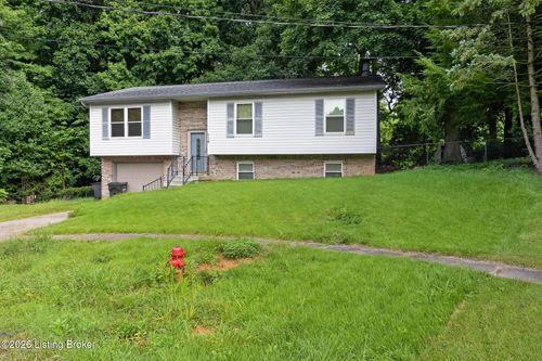 114 Amanda Ct, Radcliff, KY, 40160-9201 | Card Image