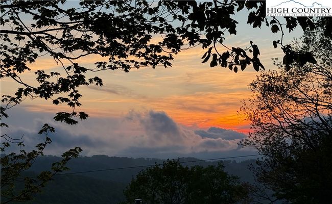 115 Hummingbird Ln, House other with 4 bedrooms, 2 bathrooms and null parking in Beech Mountain NC | Image 34