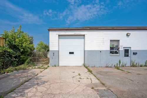 3-1505 Speers Rd, Oakville, ON, L6L2X5 | Card Image