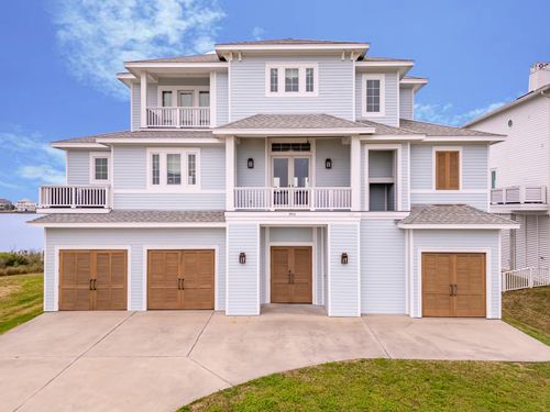 2910 11 Mile Rd, Galveston, TX, 77554-7813 | Card Image