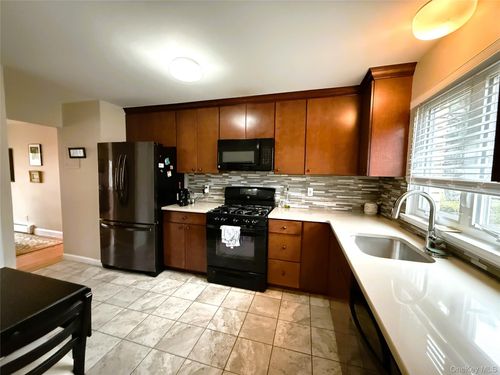 unit-2-11 Barnett Dr, Monroe, NY, 10950-3921 | Card Image