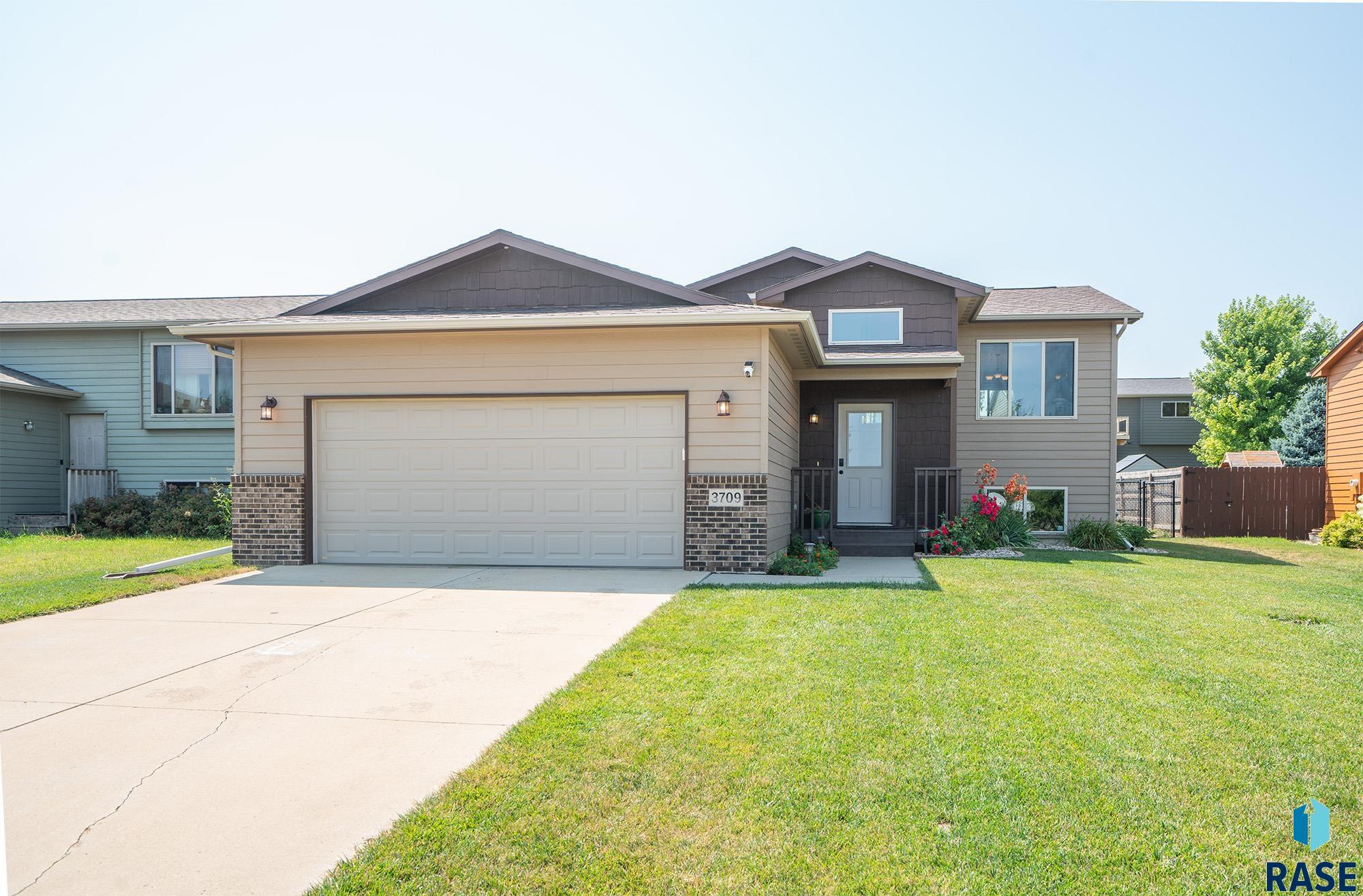 Galaxy Ln, Sioux Falls, SD 57107