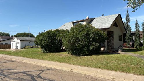1137 4 Avenue, Wainwright, AB, T9W1G7 | Card Image
