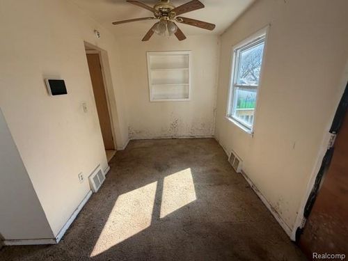 252 W Strathmore Ave, Pontiac, MI, 48340-2778 | Card Image