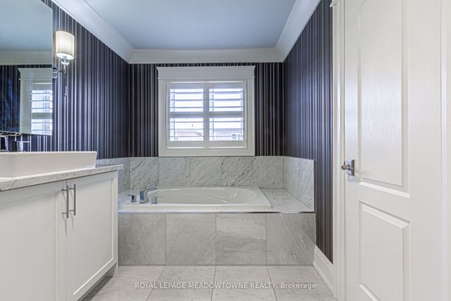 729 Wettlaufer Terr, House other with 5 bedrooms, 4 bathrooms and 2 parking in Milton ON | Image 25
