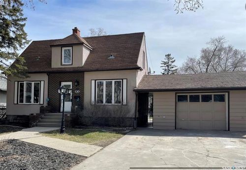 161 Halifax St N, Regina, SK, S4R2W5 | Card Image