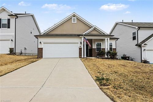 940 Bloomington Way, High Point, NC, 27265-9738 | Card Image