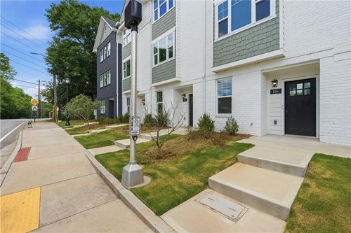 104 Mission Way Se, Atlanta, GA, 30315-2848 | Card Image