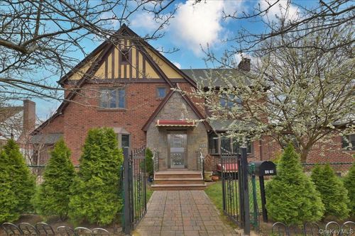 4219 219th St, Bayside, NY, 11361-3543 | Card Image