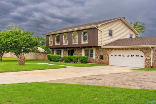 2005 Jackson Ave, Muscle Shoals, AL, 35661-2603 | Card Image
