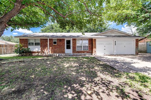 509 Branch Cir W, White Settlement, TX, 76108-1404 | Card Image