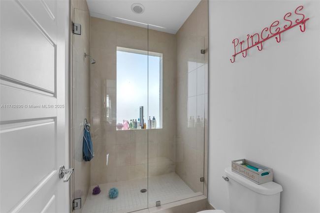 15124 Sw 176 Th Ter, House other with 4 bedrooms, 4 bathrooms and null parking in Miami FL | Image 21