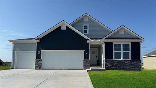 20827 W 188th Ter, Spring Hill, KS, 66083-6110 | Card Image