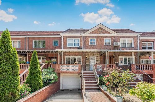 105-38 65th Rd, Forest Hills, NY, 11375 | Card Image