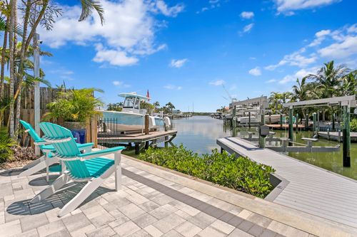 17735 1st St E, REDINGTON SHORES, FL, 33708-1217 | Card Image