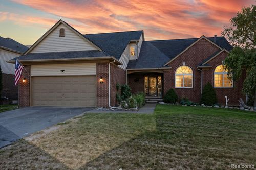 511 State St, Oxford, MI, 48371-6325 | Card Image