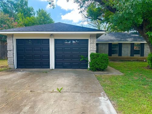 1907 Ridgetop Dr, Round Rock, TX, 78664-3133 | Card Image