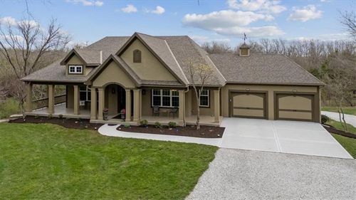 9885 Edgerton Rd, De Soto, KS, 66018-9041 | Card Image