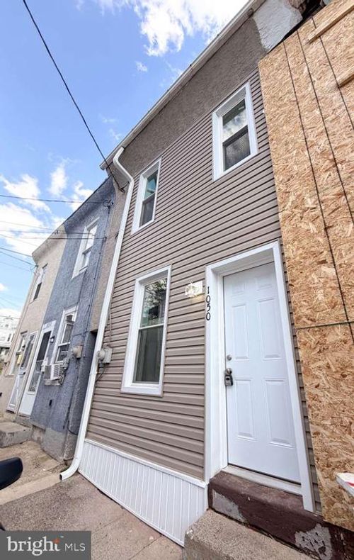 1050 Culvert St, READING, PA, 19602-2548 | Card Image